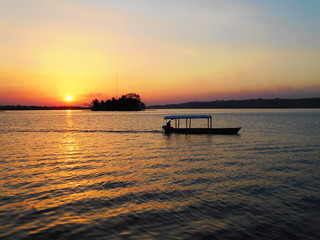 Fototapeta na wymiar Amazing sunset on the lake. Guatemala