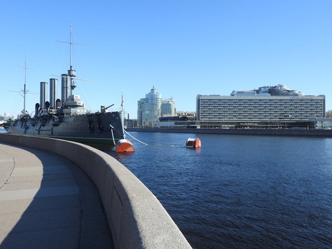 ships Avrora
