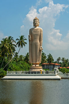 Tsunami Memorial - Peraliya Buddha Statue in Hikkaduwa, Sri Lanka