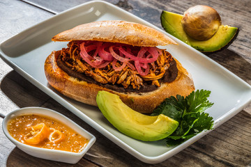 Torta de Cochinita Pibil