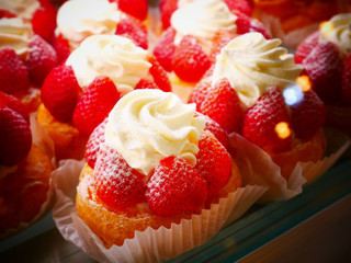 イチゴケーキ・シュークリーム・ケーキ