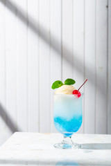 Homemade Blue Ice Cream Soda Float - 青いクリームソーダ