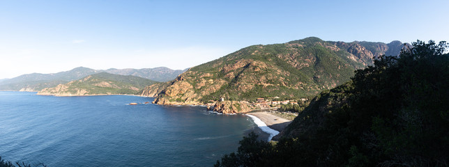 Fototapeta na wymiar Panorama de la plage de Porto en Corse