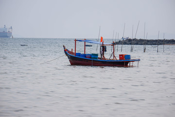 Fototapeta na wymiar Many fishing boats Going to fish