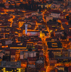 Obraz premium Trento by night: night view of the city of Trento in Trentino Alto Adige, northern Italy during the Christmas holidays