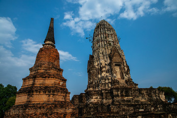 Fototapeta premium Wat Ratcha Burana, Ayutthaya historical park, Thailand