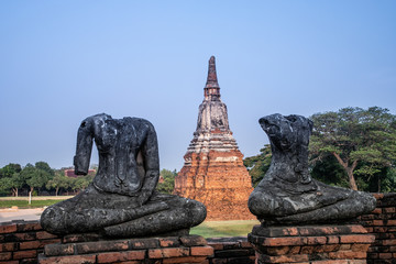 Fototapeta premium Wat Chaiwatthanaram temple in Ayutthaya Historical Park, Thailand