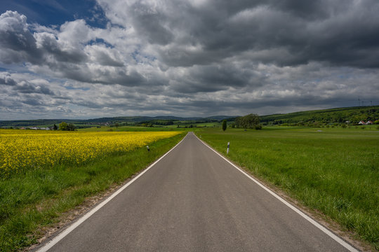 Landstra&szlig;e bei Waldalgesheim