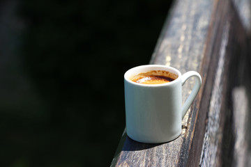 Pause café sur le balcon