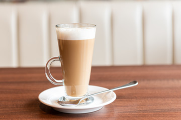 Cafe con leche en cafeteria