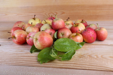 Fototapeta na wymiar Apples on table