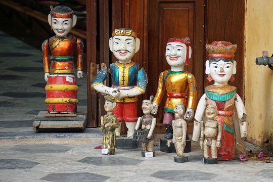 traditional souvenirs from hoi an in vietnam