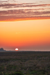 Fototapeta na wymiar Sonnenuntergang an der Nordseeküste.