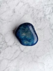 minerały, agat błękitny, błękitny kamień 