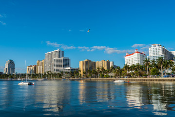 Fototapeta na wymiar View of West Palm Beach bay in Florida