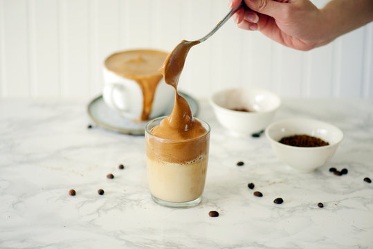 Dalgona coffee whipped 
