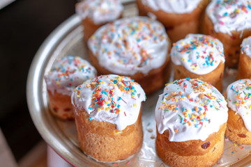 Easter cakes of different sizes for Easter
