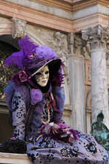 Fototapeta na wymiar Walking in Venice during the carnival