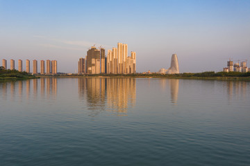 Fototapeta premium River city building skyline view