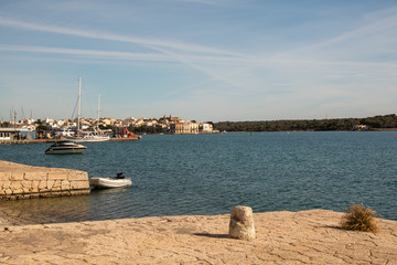Fototapeta na wymiar kleiner Hafen an Spaniens Küste