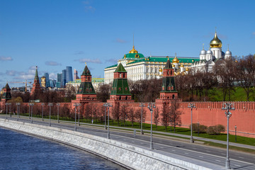 Obraz premium Covid-19, quarantine in Moscow, coronavirus in Russia. Empty streets without people.