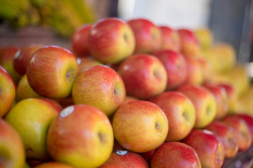 apples in the market