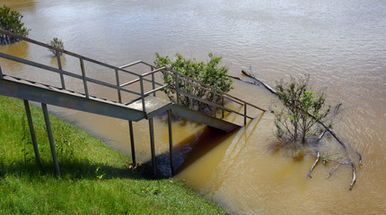 Water Escape Instead of Fire Escape