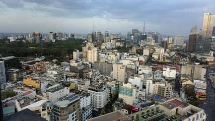 Obraz premium skyline of ho chi minh city at dusk