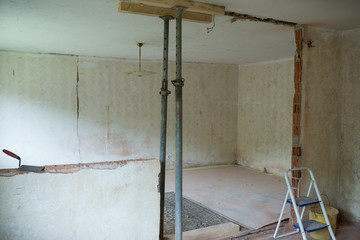 Supported ceiling of a house during renovation