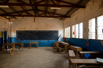 Klassenzimmer einer Schule in Afrika