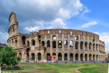 Fototapeta na wymiar View of colosseum in rome italy