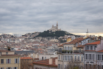 Obraz premium Vue panoramique sur Marseille l'hiver