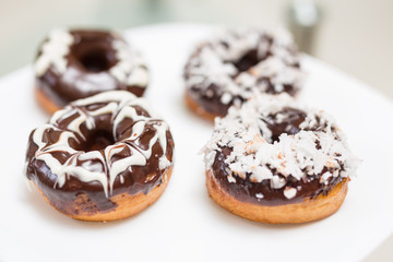 DONAS DE CHOCOLATE CON COCO