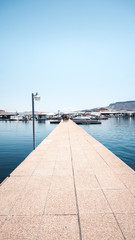 Fototapeta premium Footbridge at lake mead in Arizona, USA