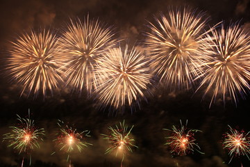 花火
勝毎花火大会