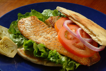 Sanduche de tilapia