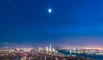 28-08-17,newyork,usa: new york skyscraper at night