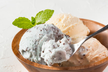 Mint Chocolate Chip, vanilla and caramel ice cream with Cherry - チョコミントとバニラとキャラメルのアイスクリーム