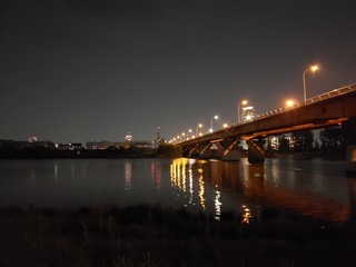 Fototapeta na wymiar 荒川にかかる橋