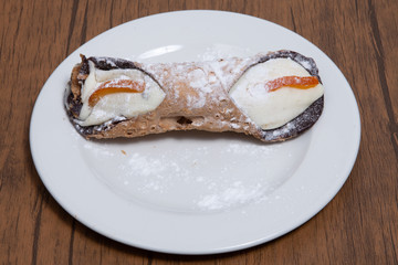 Cannolo.