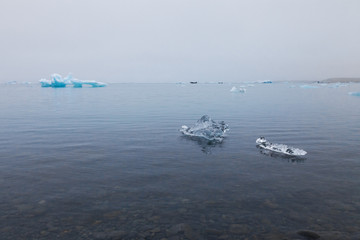 Naklejka premium Bizarre ice floes of Iceberg lagoon jokulsarlon on the south of Iceland