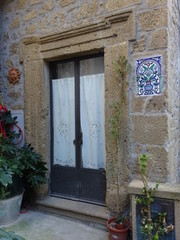 Fototapeta na wymiar Old door in Italy