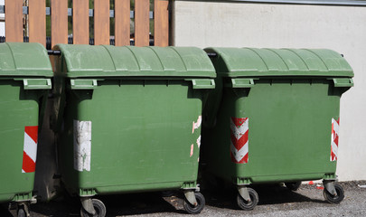 bidone spazzatura pattumiera rifiuto 