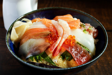 海鮮丼