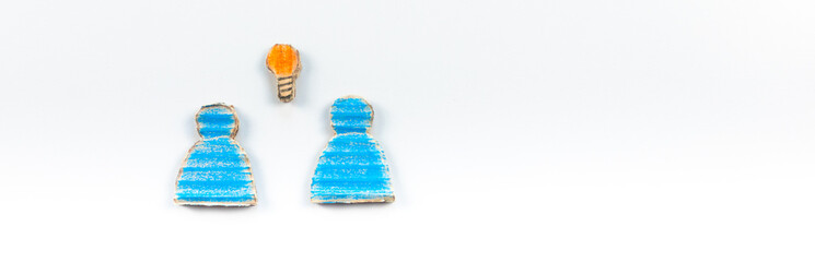 Lavorare in squadra insieme, concetto stilizzato con omino blu e sfondo bianco