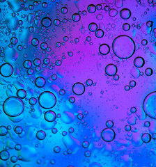 Blue to purple gradient.