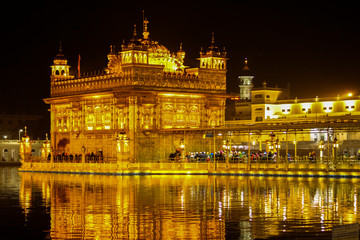 Fototapeta na wymiar Night View Golden Temple Amritsar 