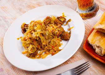 Braised sauerkraut with pork meat