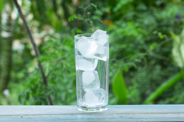 A glass of ice cube
