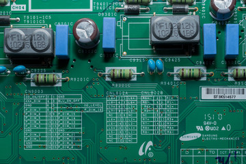 Platine mit elektrischen Bauteilen